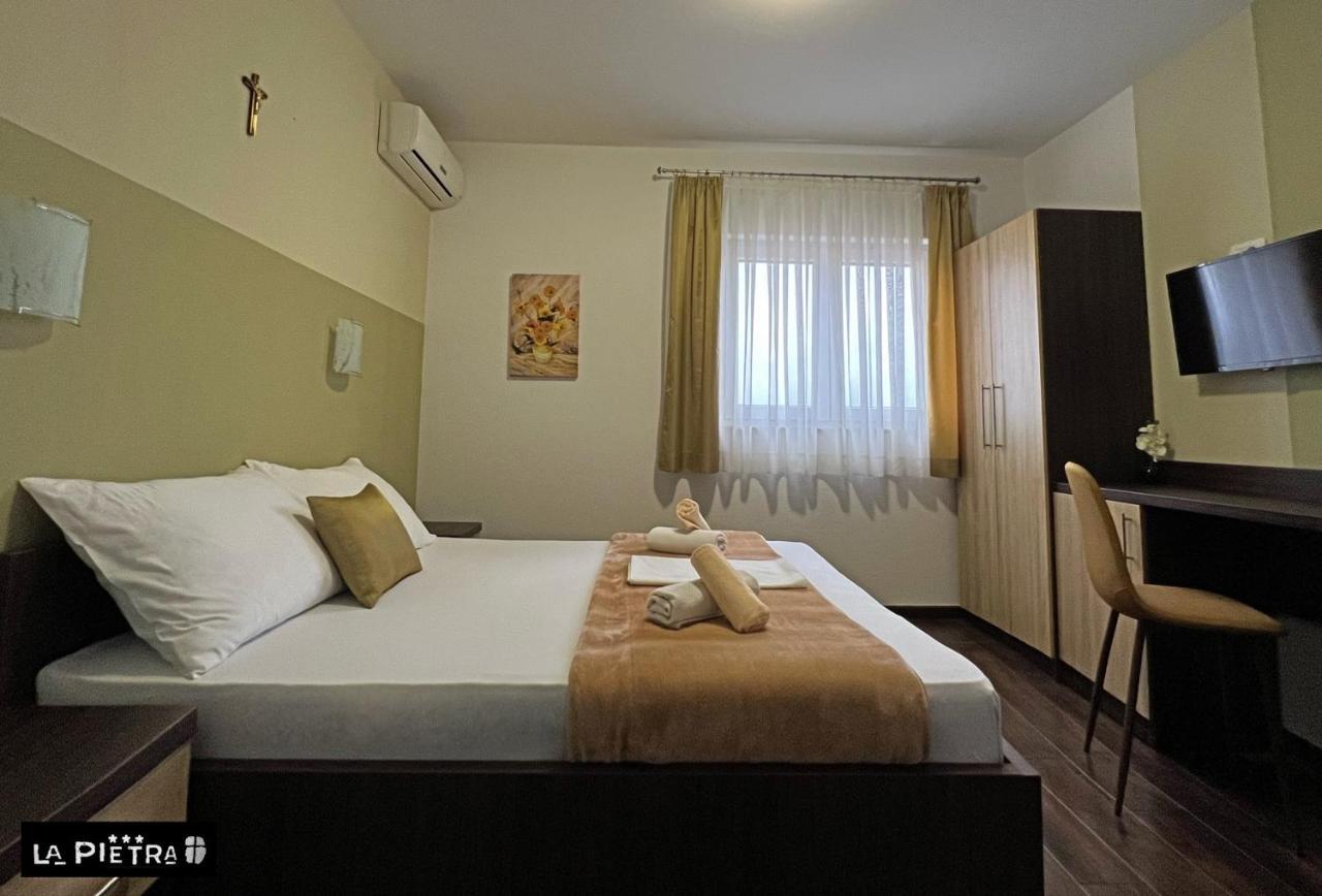 La Pietra Family Hotel Medjugorje Exterior photo